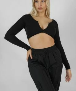 Kaiia TWIST FRONT LONG SLEEVE CROP TOP BLACK