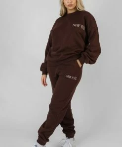 Kaiia NEW YORK 90S JOGGERS CHOCOLATE