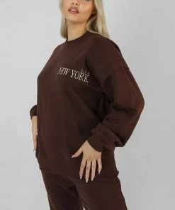 Kaiia CLOTHING NEW YORK OVERSIZED SWEATSHIRT CHOCOLATE