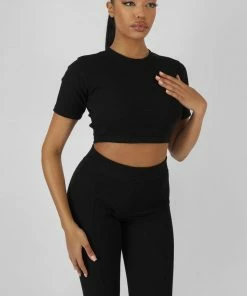 Kaiia CLOTHING ATHLEISURE UNDERBUST RIBBED FITTED CROPPED T-SHIRT BLACK