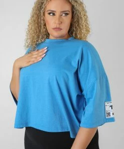 Kaiia CURVE OVERSIZED BOXY CROPPED PATCH T-SHIRT BLUE CLOTHING