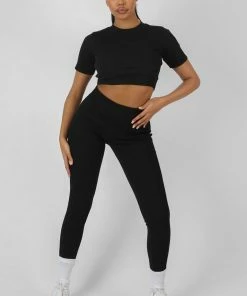 Kaiia CLOTHING ATHLEISURE UNDERBUST RIBBED FITTED CROPPED T-SHIRT BLACK