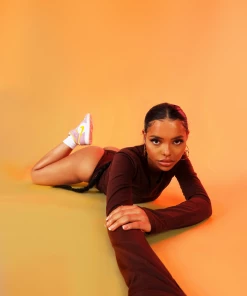 Kaiia CLOTHING RUCHED SIDE LOUNGE TOP CHOCOLATE