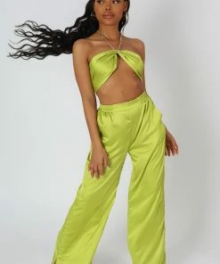 Kaiia SATIN CHAIN HALTERNECK TOP LIME