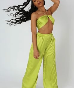 Kaiia SATIN CHAIN HALTERNECK TOP LIME
