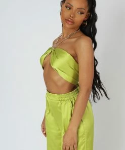 Kaiia SATIN CHAIN HALTERNECK TOP LIME