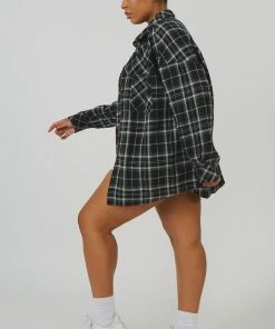 Kaiia CURVE CHECK SHIRT IN BLACK WITH BUTTON FASTENING