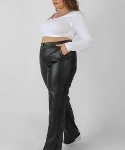 Kaiia CURVE SCOOP NECK LONG SLEEVE CROP TOP WHITE CLOTHING