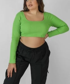 Kaiia CURVE LONG SLEEVE SQUARE NECK CROP TOP GREEN CLOTHING