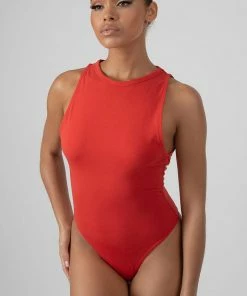 Kaiia DROP ARMHOLE BODYSUIT RED
