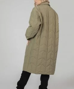 Kaiia CLOTHING CHEVRON QUILTED LONGLINE JACKET KHAKI