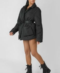 Kaiia SOPHIA & CINZIA BELTED PUFFER BLAZER BLACK