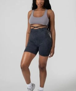 Kaiia TIE WAIST CYCLING SHORTS ACID WASH