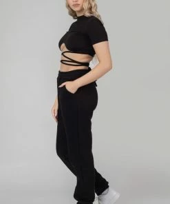 Kaiia UNDERBUST DETAIL STRAPPY CROP TOP BLACK CLOTHING