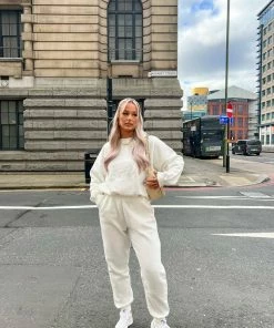 Kaiia TONAL EMBROIDERY JOGGERS ECRU