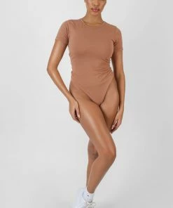Kaiia CREW NECK CAP SLEEVE TSHIRT BODYSUIT CAMEL