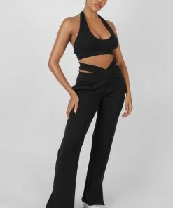 Kaiia SUPER CROPPED HALTER NECK RIBBED CROP TOP BLACK