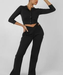 Kaiia BUTTON FRONT LONG SLEEVE CROP TOP BLACK